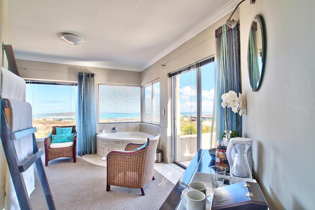 At The Rocks Guesthouse Langebaan Exterior foto